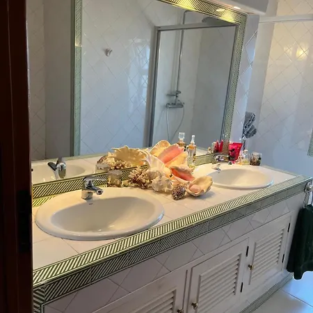 Villa Beachfront With Private Access, Ocean Views, Pool,