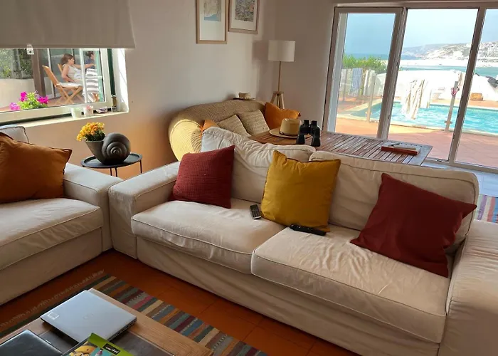 Villa Beachfront With Private Access, Ocean Views, Pool, Casal do Narcizo