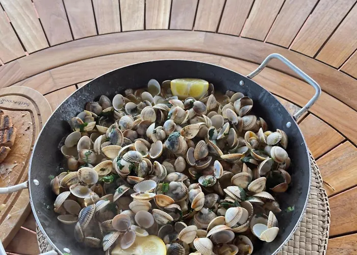 Villa Beachfront With Private Access, Ocean Views, Pool, Casal do Narcizo