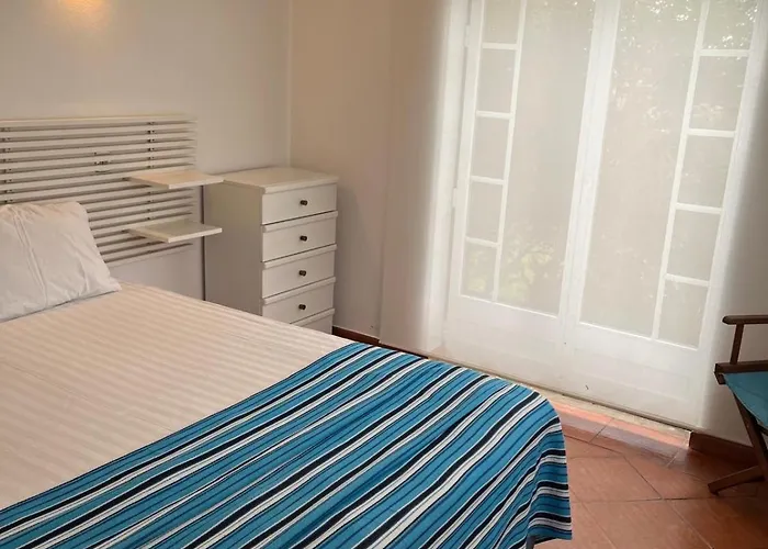 Beachfront With Private Access, Ocean Views, Pool, Villa