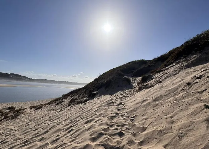 Villa Beachfront With Private Access, Ocean Views, Pool, Casal do Narcizo